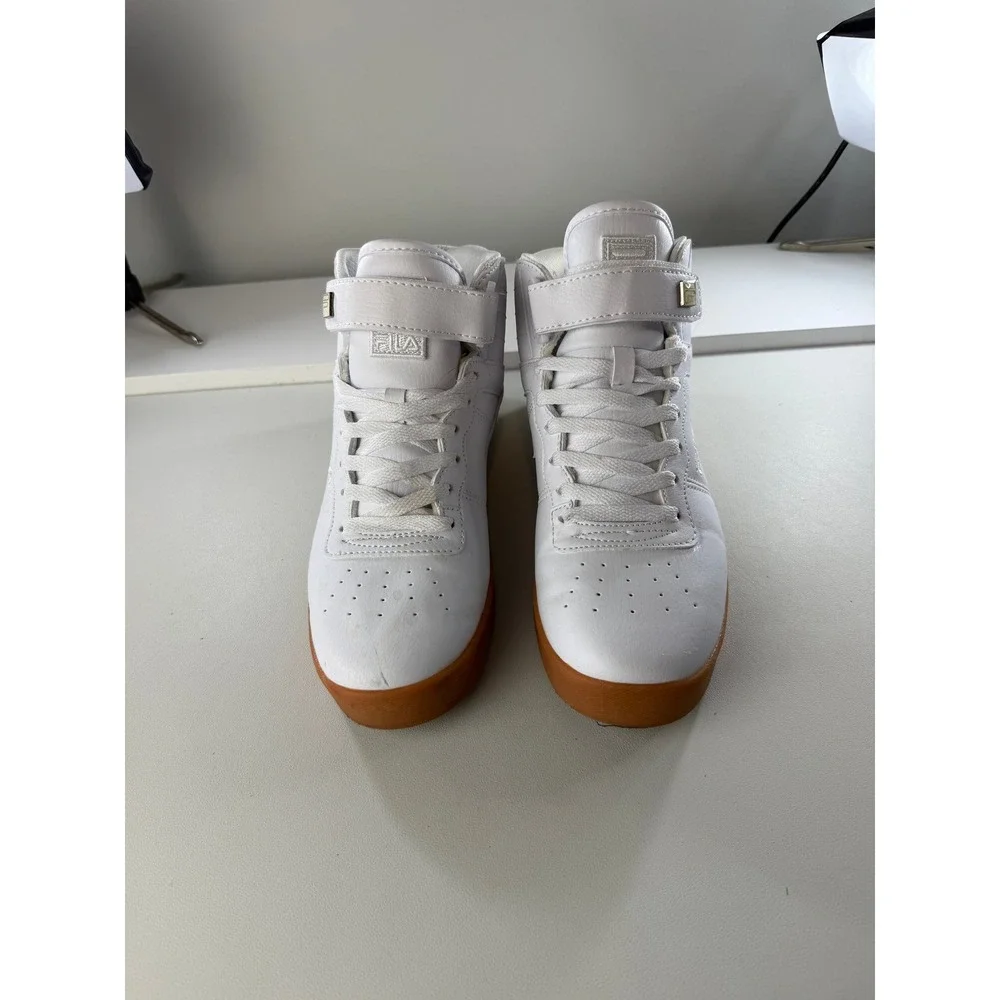 Fila Womens White Gum Sole High Top Triple White Retro Sneakers Size‎ 8